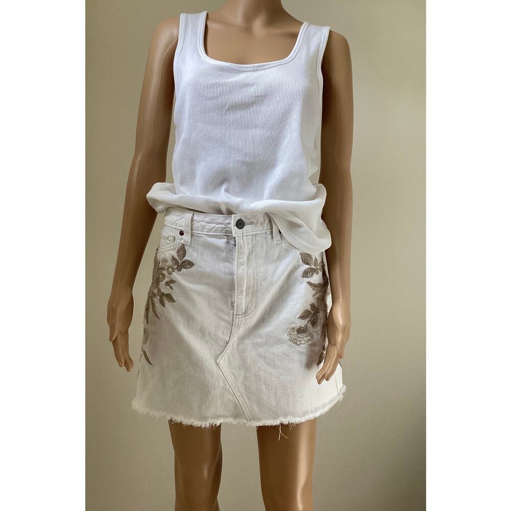 Abercrombie & Fitch Women's A-Line embroidered White Denim Mini Skirt sz 27